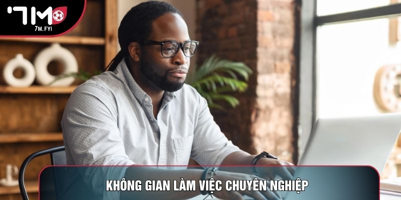 Tác Giả 2 Không gian làm việc chuyên nghiệp